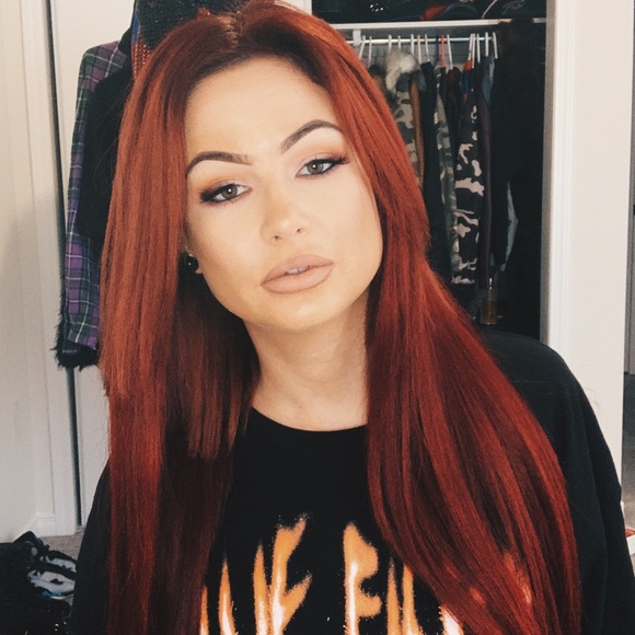 Meet your Posher, Justine - Picture 1 of 1